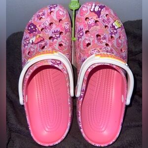 Hello Kitty Crocs